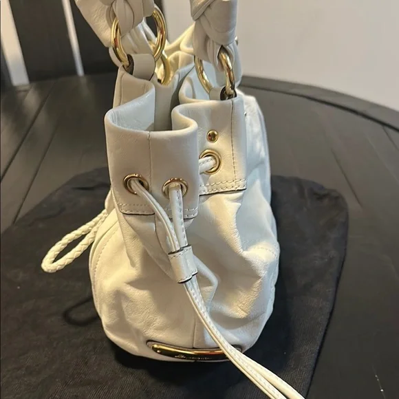 B Makowsky White w Gold Hardware Soft Leather Shoulder Bag w Dust Bag - Picture 3 of 7